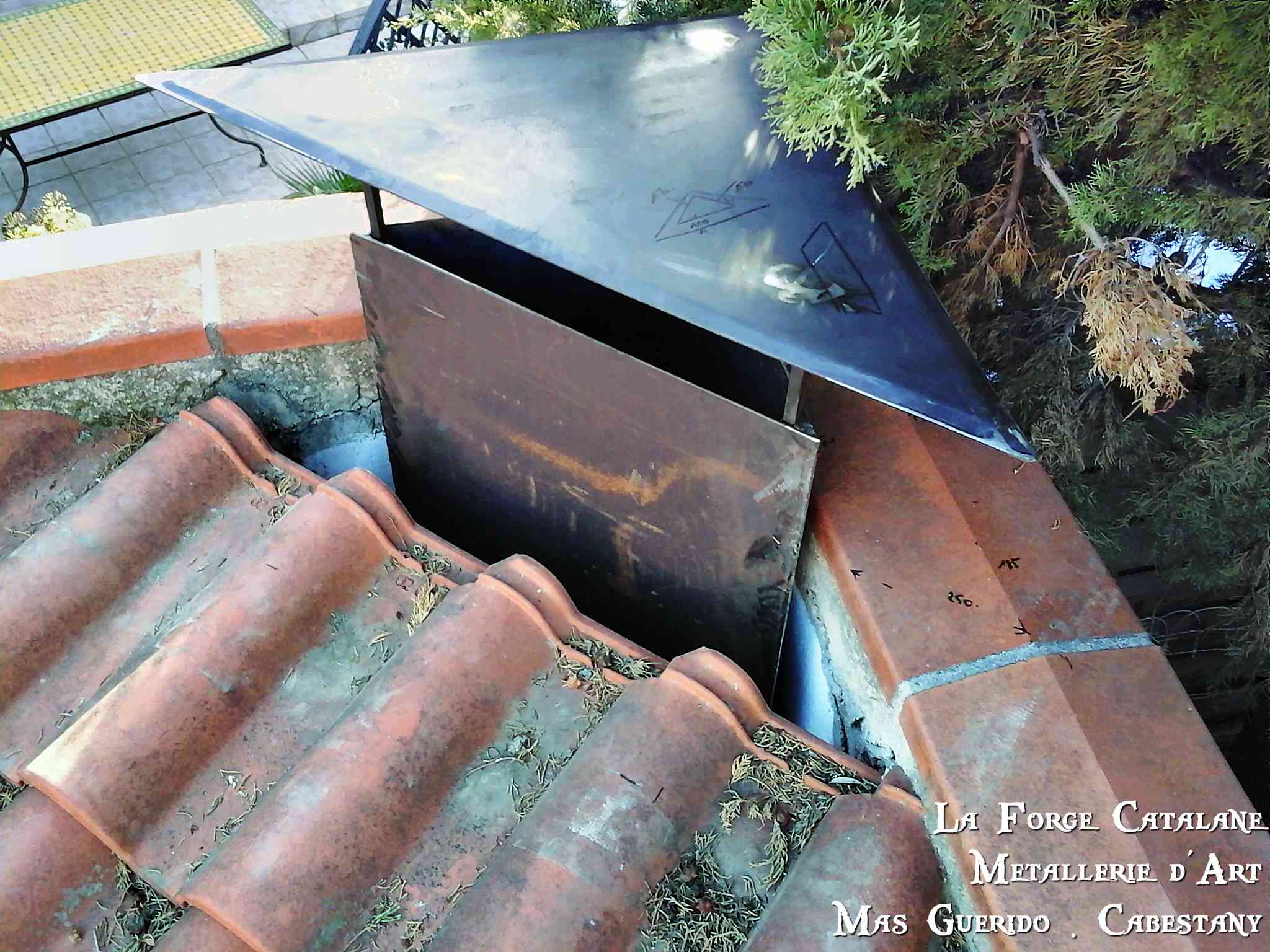 boisseau et chapeau barbecue fer forge catalane cabestany.jpg